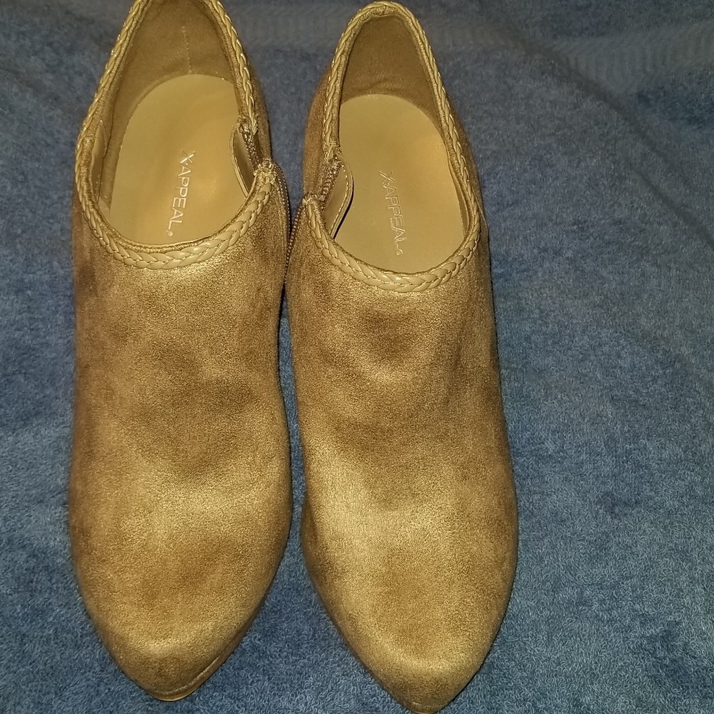 Size 9.5 Brown Heels